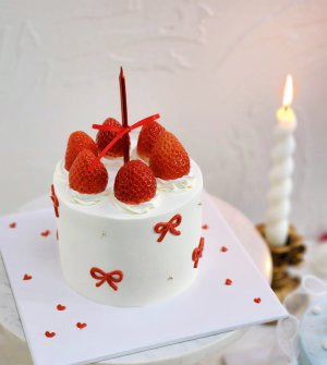 Strawberries gathering